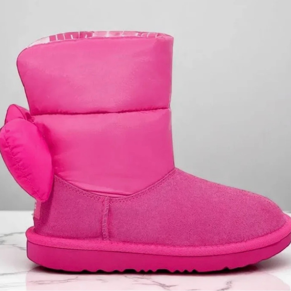 UGG Bailey Bow Maxi in Bright Pink